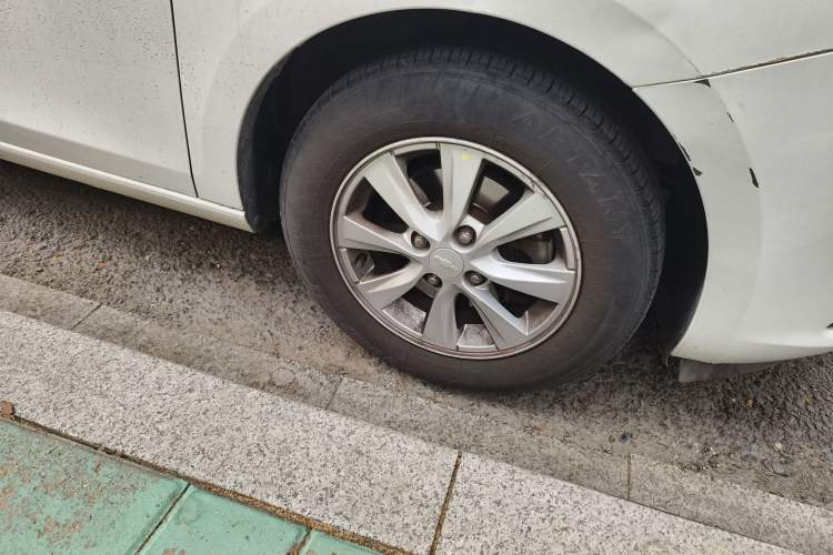 Used Chevrolet Sail 2015 Sail 3 1.3L Manual Ideal Edition Right Front Wheel Hub