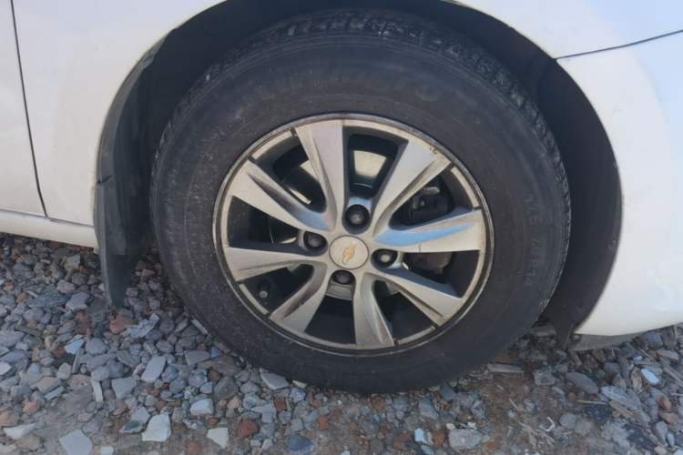Used Chevrolet Sail 2015 Sail 3 1.5L Manual with Ideal Sunroof Edition Right Front Wheel Hub