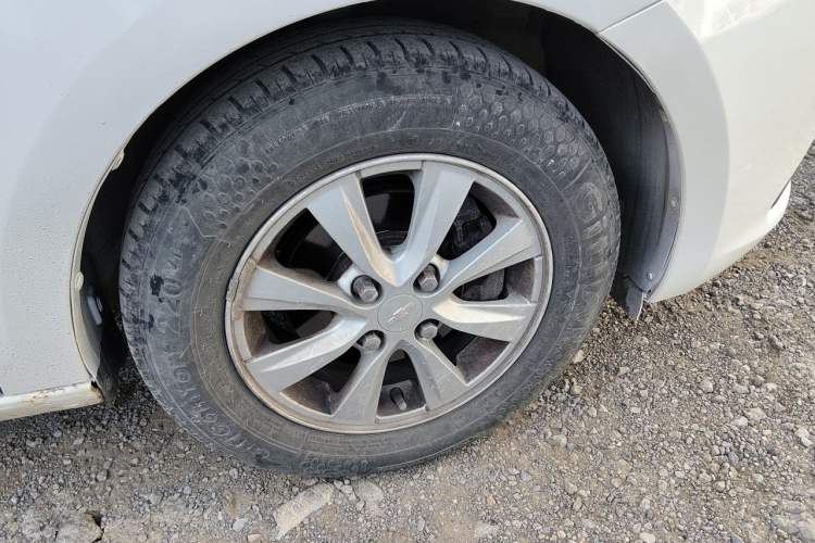 Used Chevrolet Sail 2015 Sail 3 1.5L Manual with Ideal Sunroof Edition Right Front Wheel Hub
