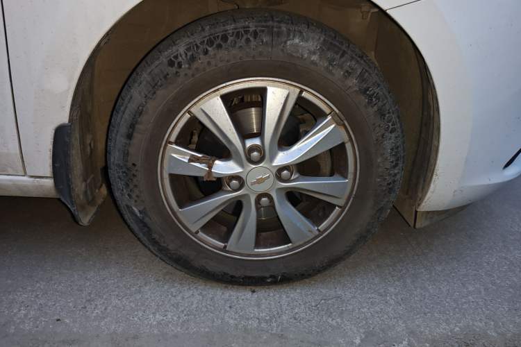 Used Chevrolet Sail 2015 Sail 3 1.5L Manual with Ideal Sunroof Edition Right Front Wheel Hub