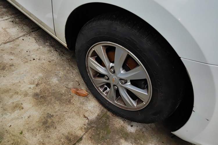 Used Chevrolet Sail 2015 Sail 3 1.5L Manual with Ideal Sunroof Edition Right Front Wheel Hub