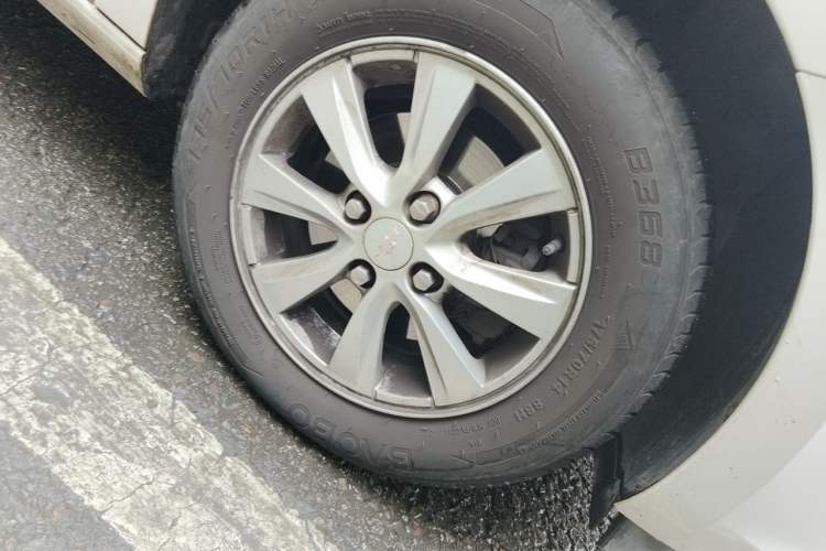Used Chevrolet Sail 2015 Sail 3 1.5L Manual with Ideal Sunroof Edition Right Front Wheel Hub