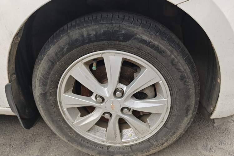 Used Chevrolet Sail 2015 Sail 3 1.5L AMT Happiness Sunroof Edition Right Front Wheel Hub
