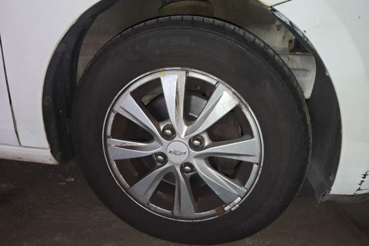 Used Chevrolet Sail 2015 Sail 3 1.5L Manual with Ideal Sunroof Edition Right Front Wheel Hub