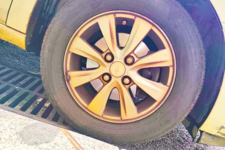 Used Chevrolet Sail 2015 Sail 3 1.5L AMT Happiness Sunroof Edition Right Front Wheel Hub