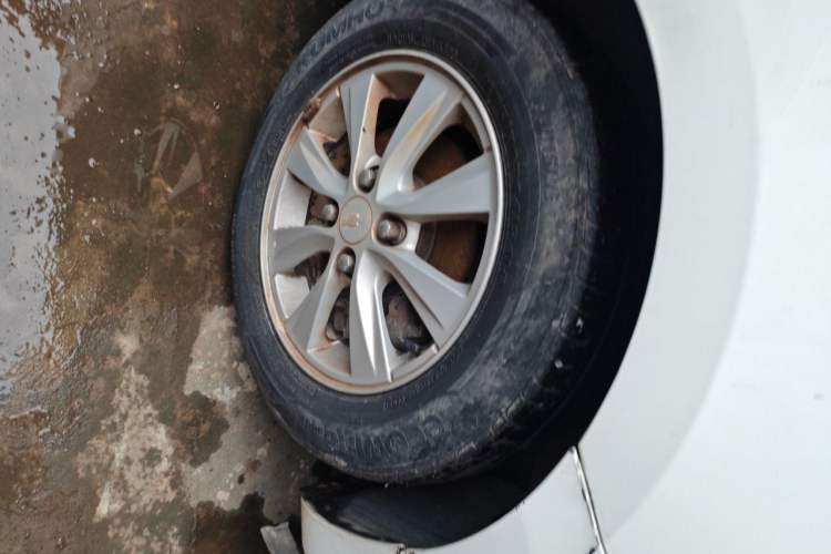 Used Chevrolet Sail 2015 Sail 3 1.5L Manual with Ideal Sunroof Edition Right Front Wheel Hub