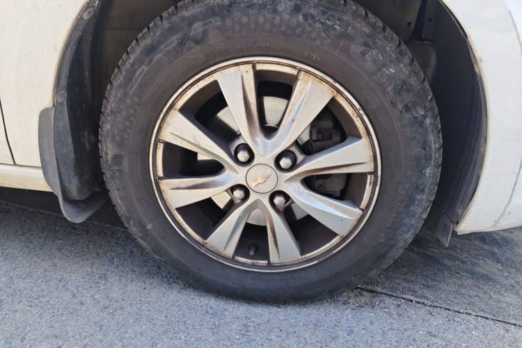 Used Chevrolet Sail 2015 Sail 3 1.5L Manual with Ideal Sunroof Edition Right Front Wheel Hub