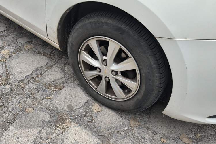 Used Chevrolet Sail 2015 Sail 3 1.3L Manual Warm Edition Right Front Wheel Hub