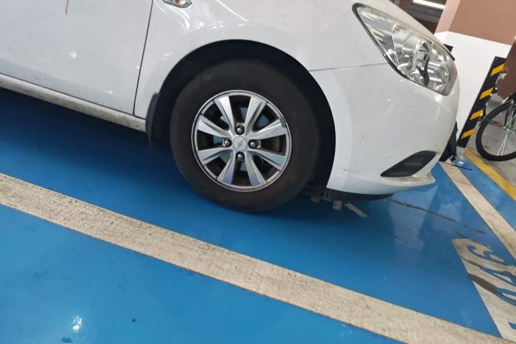 Used Chevrolet Sail 2015 Sail 3 1.5L Manual with Ideal Sunroof Edition Right Front Wheel Hub