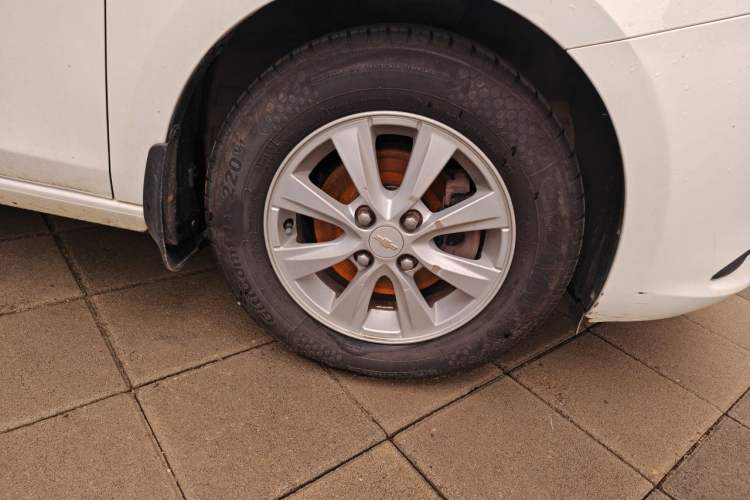 Used Chevrolet Sail 2015 Sail 3 1.5L Manual with Ideal Sunroof Edition Right Front Wheel Hub