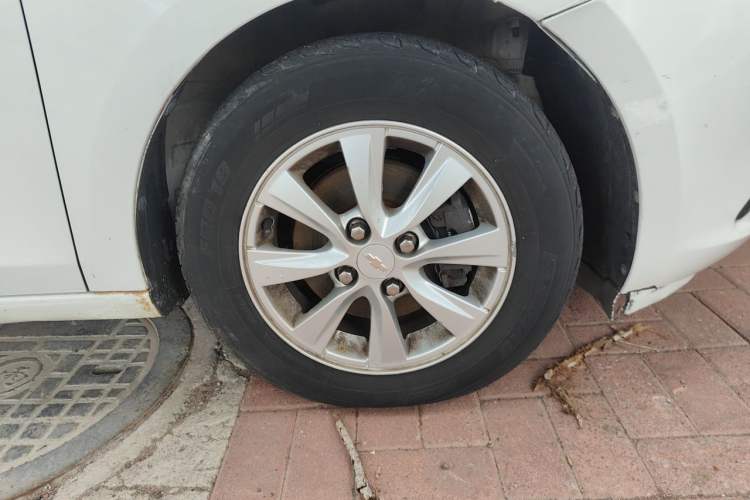 Used Chevrolet Sail 2015 Sail 3 1.5L Manual with Ideal Sunroof Edition Right Front Wheel Hub