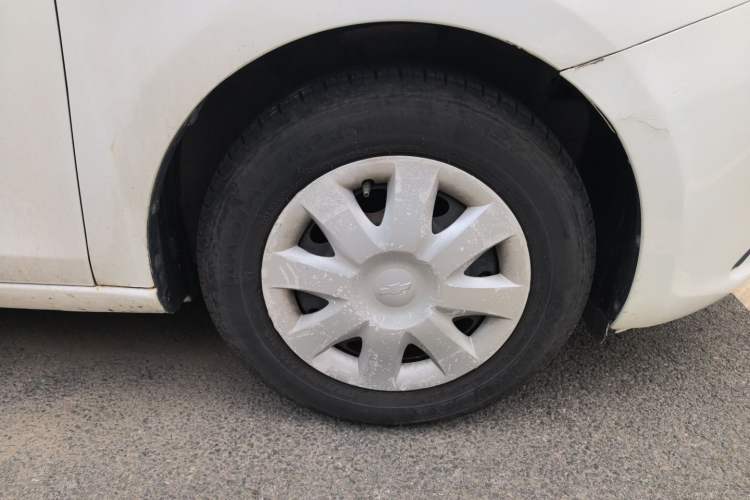 Used Chevrolet Sail 2015 Sail 3 1.3L Manual Warm Edition Right Front Wheel Hub