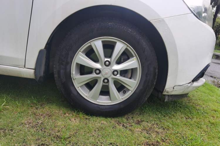 Used Chevrolet Sail 2015 Sail 3 1.5L Manual with Ideal Sunroof Edition Right Front Wheel Hub