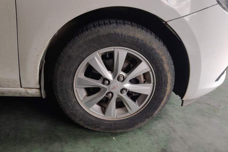Used Chevrolet Sail 2015 Sail 3 1.5L AMT Happiness Sunroof Edition Right Front Wheel Hub