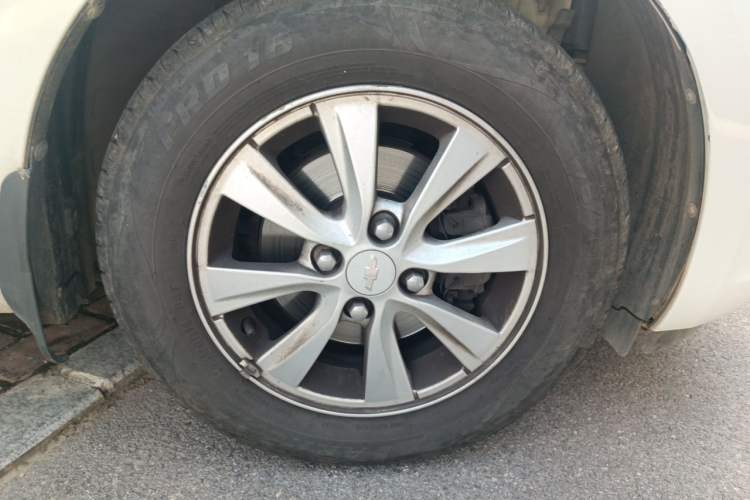Used Chevrolet Sail 2015 Sail 3 1.5L Manual with Ideal Sunroof Edition Right Front Wheel Hub