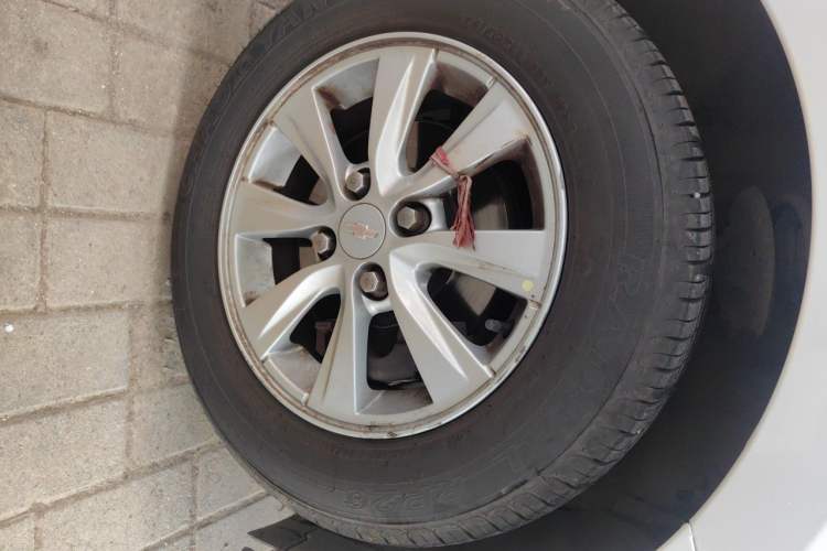 Used Chevrolet Sail 2015 Sail 3 1.5L AMT Happiness Sunroof Edition Right Front Wheel Hub