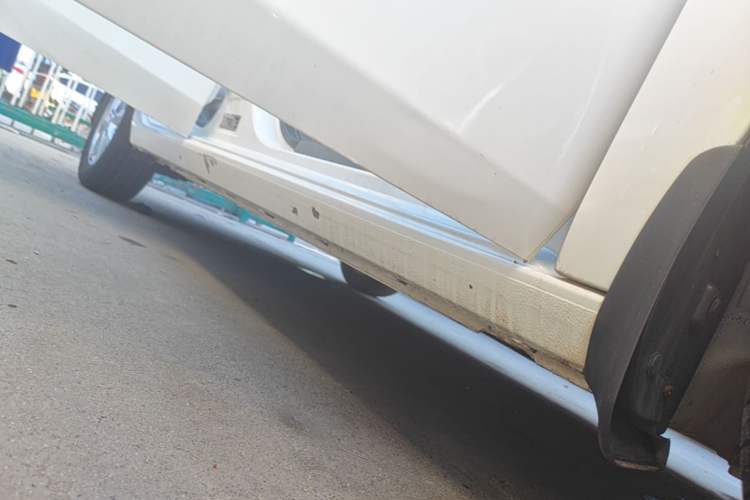 Used Chevrolet Sail 2015 Sail 3 1.5L Manual with Ideal Sunroof Edition Right Side Sill