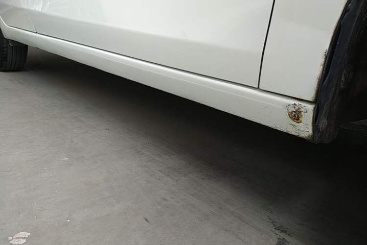 Used Chevrolet Sail 2015 Sail 3 1.5L Manual with Ideal Sunroof Edition Right Side Sill