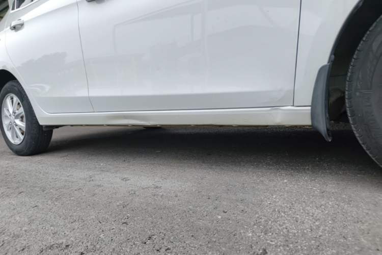 Used Chevrolet Sail 2015 Sail 3 1.5L Manual with Ideal Sunroof Edition Right Side Sill