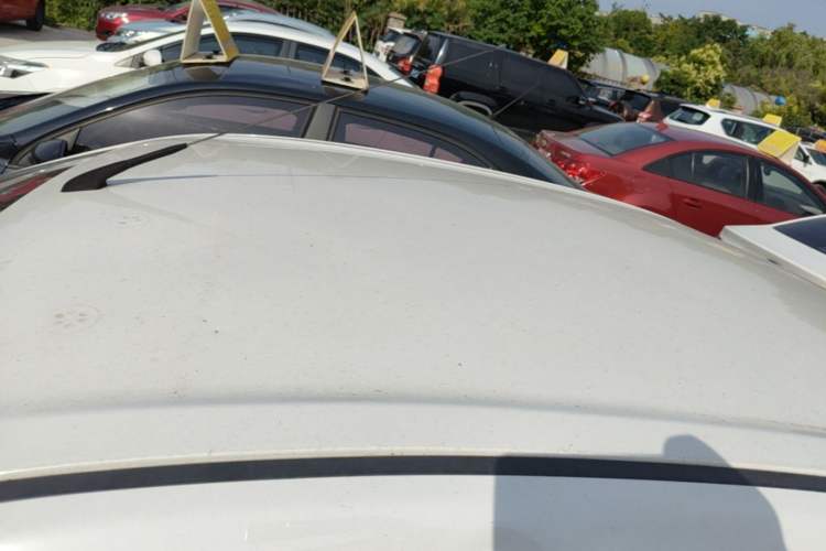 Used Chevrolet Sail 2015 Sail 3 1.3L AMT Ideal Edition Roof