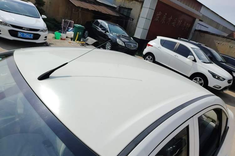 Used Chevrolet Sail 2015 Sail 3 1.3L AMT Ideal Edition Roof