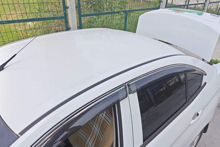 Used Chevrolet Sail 2015 Sail 3 1.3L AMT Ideal Edition Roof