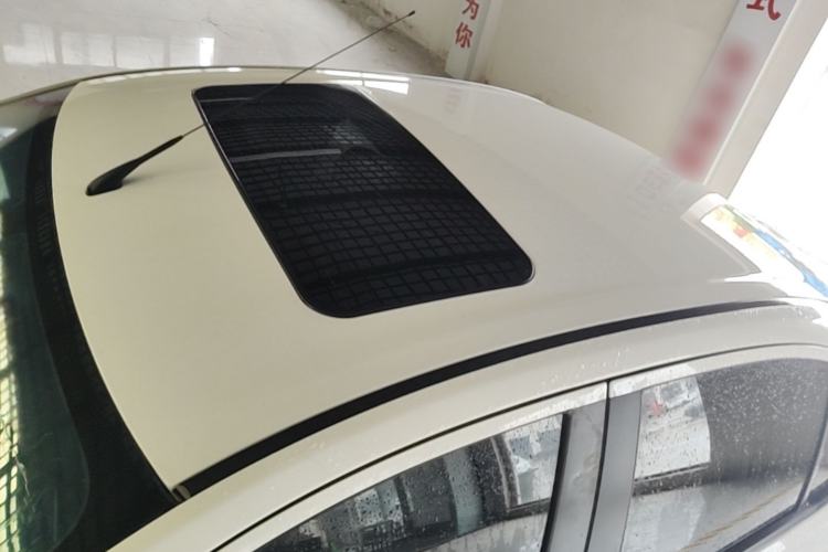 Used Chevrolet Sail 2015 Sail 3 1.5L AMT Happiness Sunroof Edition Roof