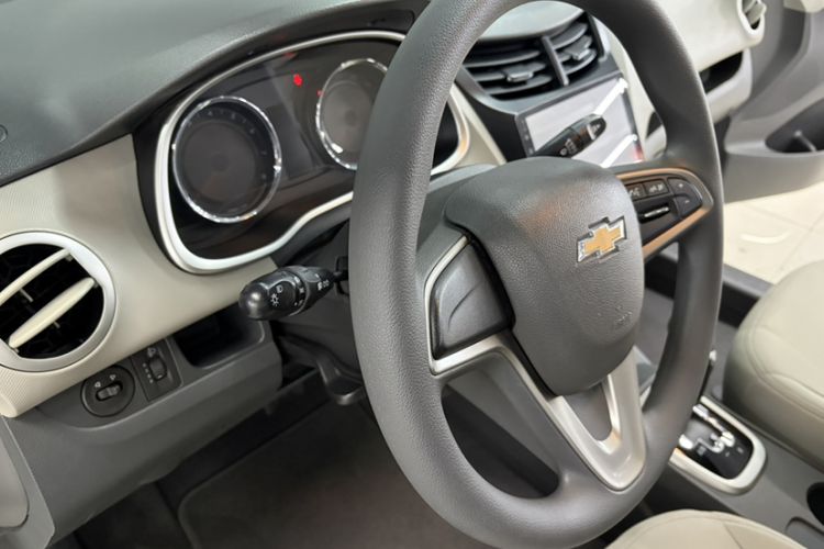 Used Chevrolet Sail 2015 Sail 3 1.5L AMT Happiness Sunroof Edition Steering Wheel