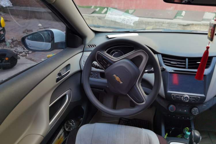 Used Chevrolet Sail 2015 Sail 3 1.5L AMT Happiness Sunroof Edition Steering Wheel