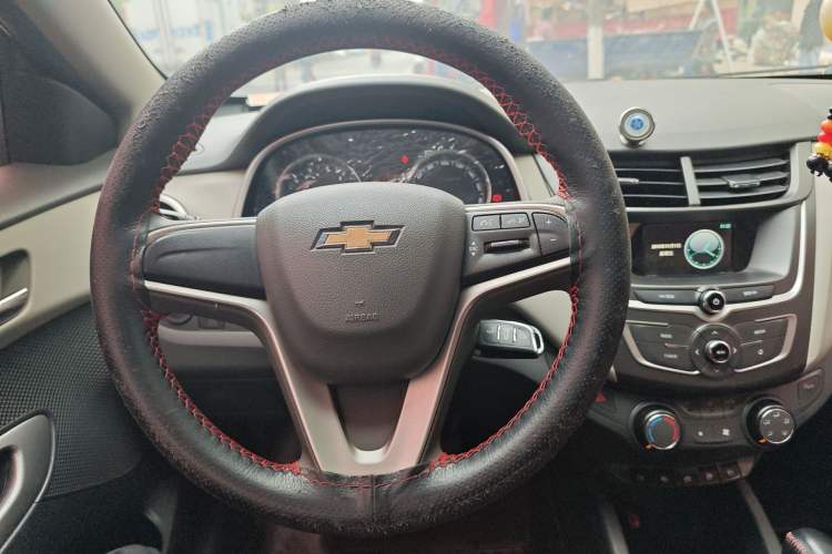 Used Chevrolet Sail 2015 Sail 3 1.5L AMT Happiness Sunroof Edition Steering Wheel