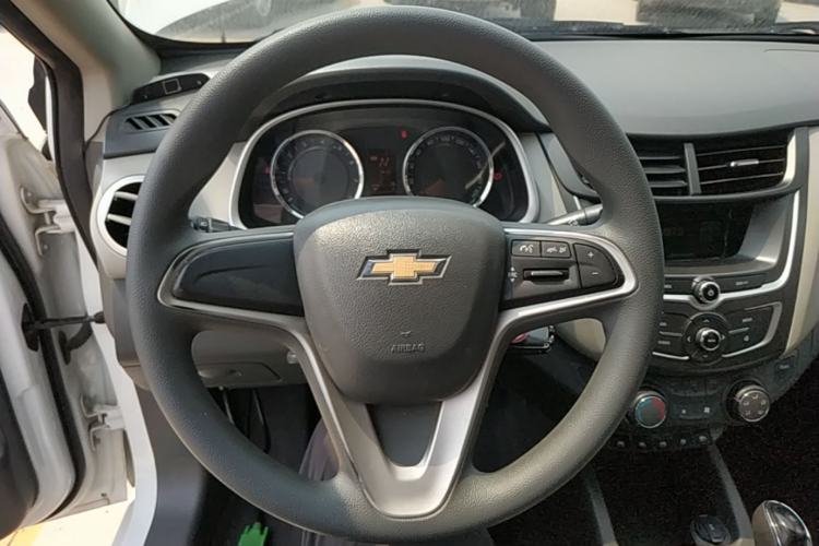 Used Chevrolet Sail 2015 Sail 3 1.5L AMT Happiness Sunroof Edition Steering Wheel