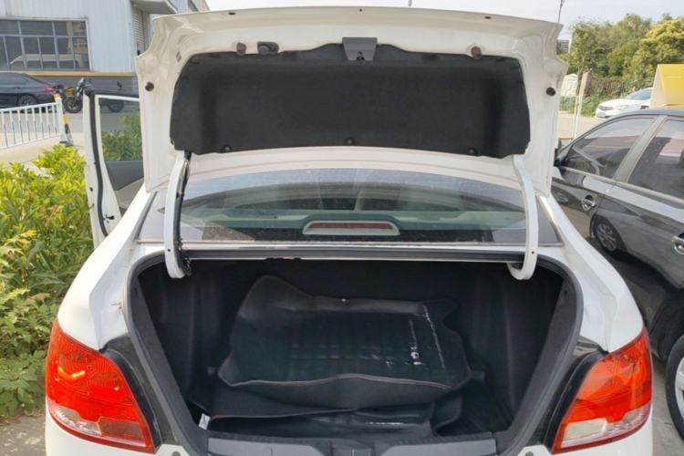 Used Chevrolet Sail 2015 Sail 3 1.3L AMT Ideal Edition Trunk