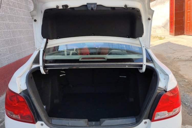Used Chevrolet Sail 2015 Sail 3 1.3L AMT Ideal Edition Trunk