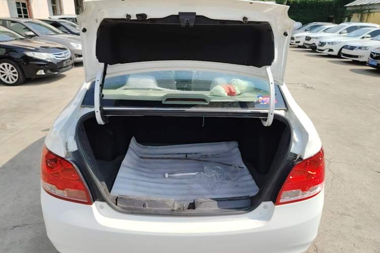 Used Chevrolet Sail 2015 Sail 3 1.3L AMT Ideal Edition Trunk