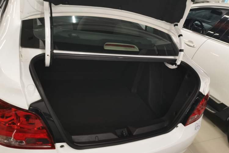 Used Chevrolet Sail 2015 Sail 3 1.5L AMT Happiness Sunroof Edition Trunk