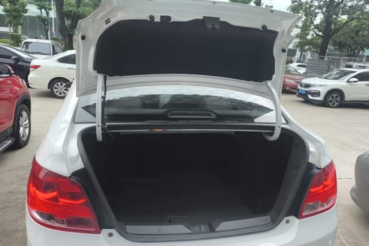 Used Chevrolet Sail 2015 Sail 3 1.5L Manual with Ideal Sunroof Edition Trunk