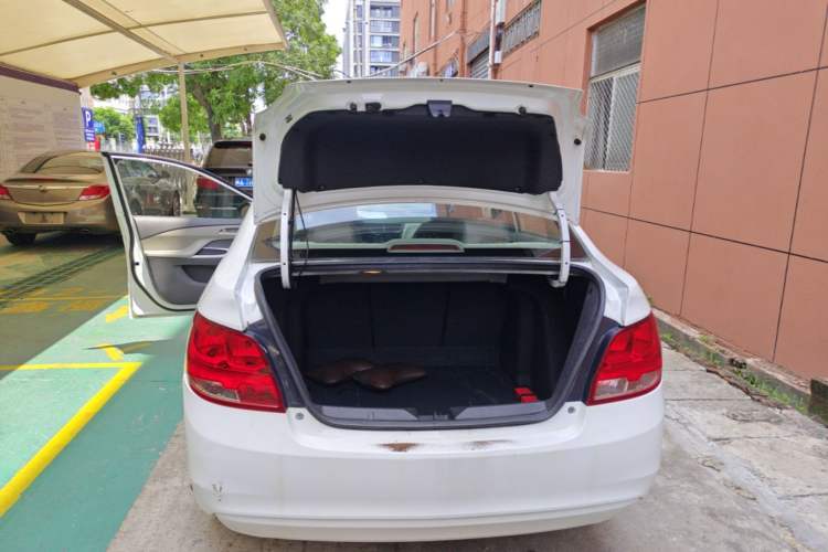 Used Chevrolet Sail 2015 Sail 3 1.3L AMT Ideal Edition Trunk