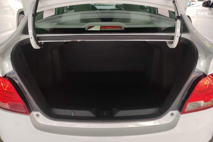 Used Chevrolet Sail 2015 Sail 3 1.3L AMT Ideal Edition Trunk
