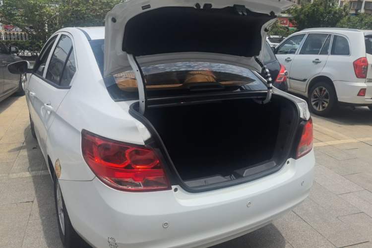 Used Chevrolet Sail 2015 Sail 3 1.5L Manual with Ideal Sunroof Edition Trunk