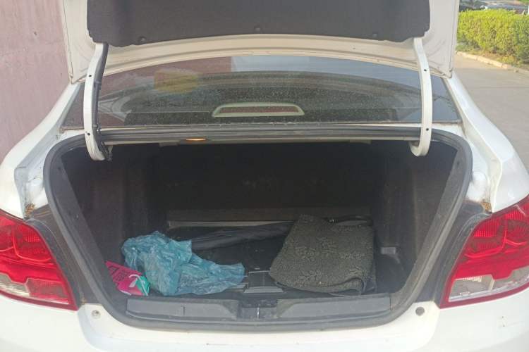 Used Chevrolet Sail 2015 Sail 3 1.3L AMT Ideal Edition Trunk