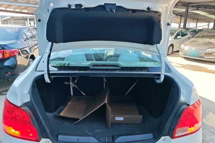 Used Chevrolet Sail 2015 Sail 3 1.3L AMT Ideal Edition Trunk
