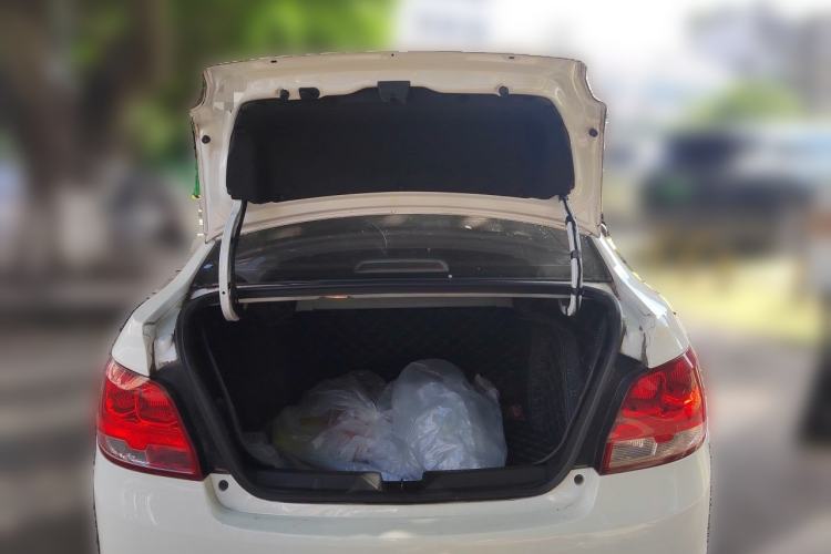 Used Chevrolet Sail 2015 Sail 3 1.3L AMT Ideal Edition Trunk