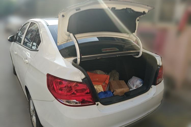 Used Chevrolet Sail 2015 Sail 3 1.3L AMT Ideal Edition Trunk