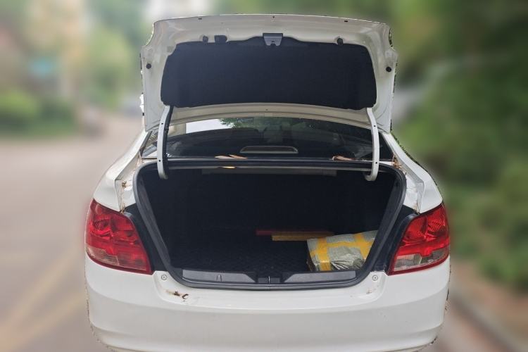 Used Chevrolet Sail 2015 Sail 3 1.5L AMT Happiness Sunroof Edition Trunk