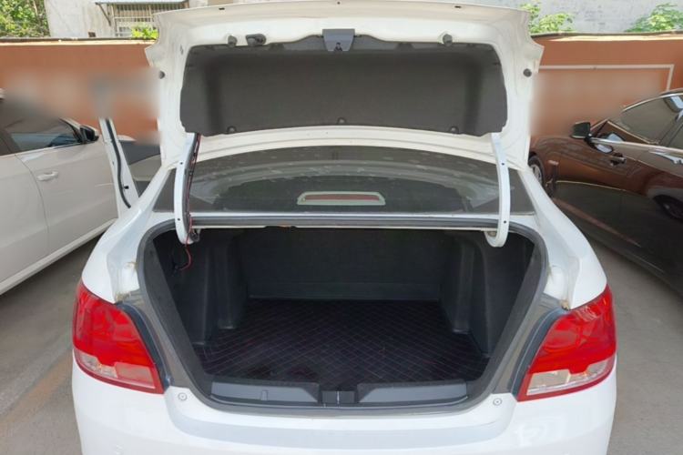 Used Chevrolet Sail 2015 Sail 3 1.5L AMT Happiness Sunroof Edition Trunk