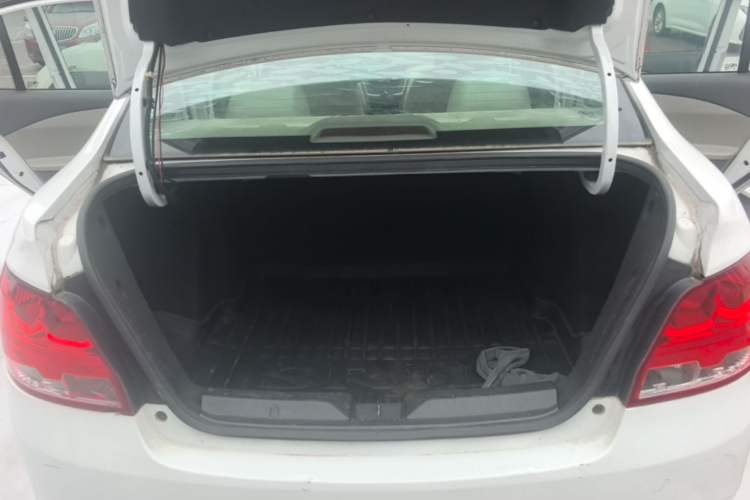 Used Chevrolet Sail 2015 Sail 3 1.5L Manual with Ideal Sunroof Edition Trunk