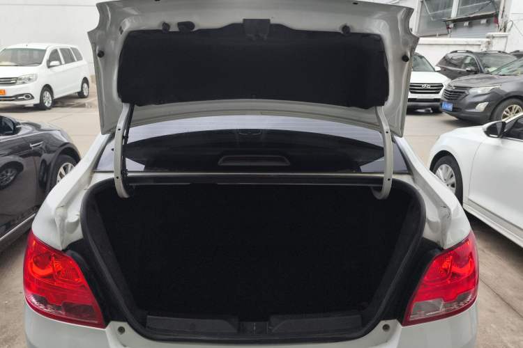 Used Chevrolet Sail 2015 Sail 3 1.3L AMT Ideal Edition Trunk
