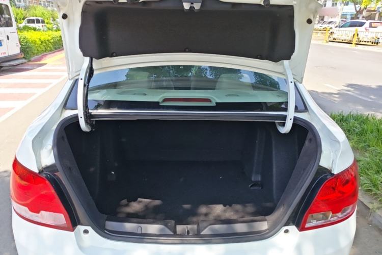 Used Chevrolet Sail 2015 Sail 3 1.3L AMT Ideal Edition Trunk