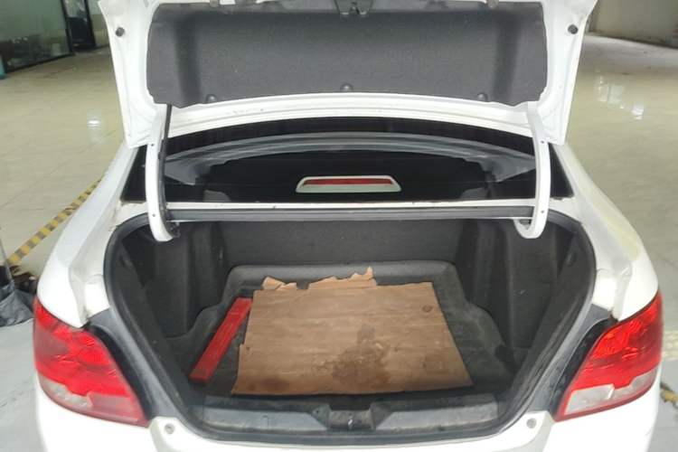 Used Chevrolet Sail 2015 Sail 3 1.5L AMT Happiness Sunroof Edition Trunk