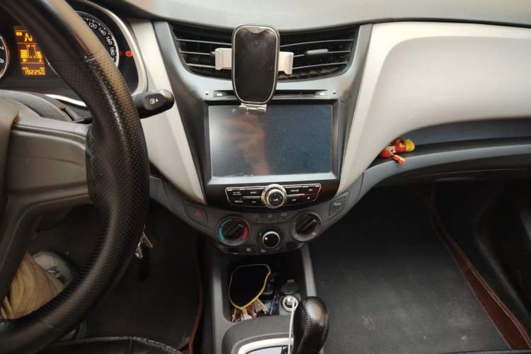 Used Chevrolet Sail 2015 Sail 3 1.3L AMT Ideal Edition Audio And AC Panel